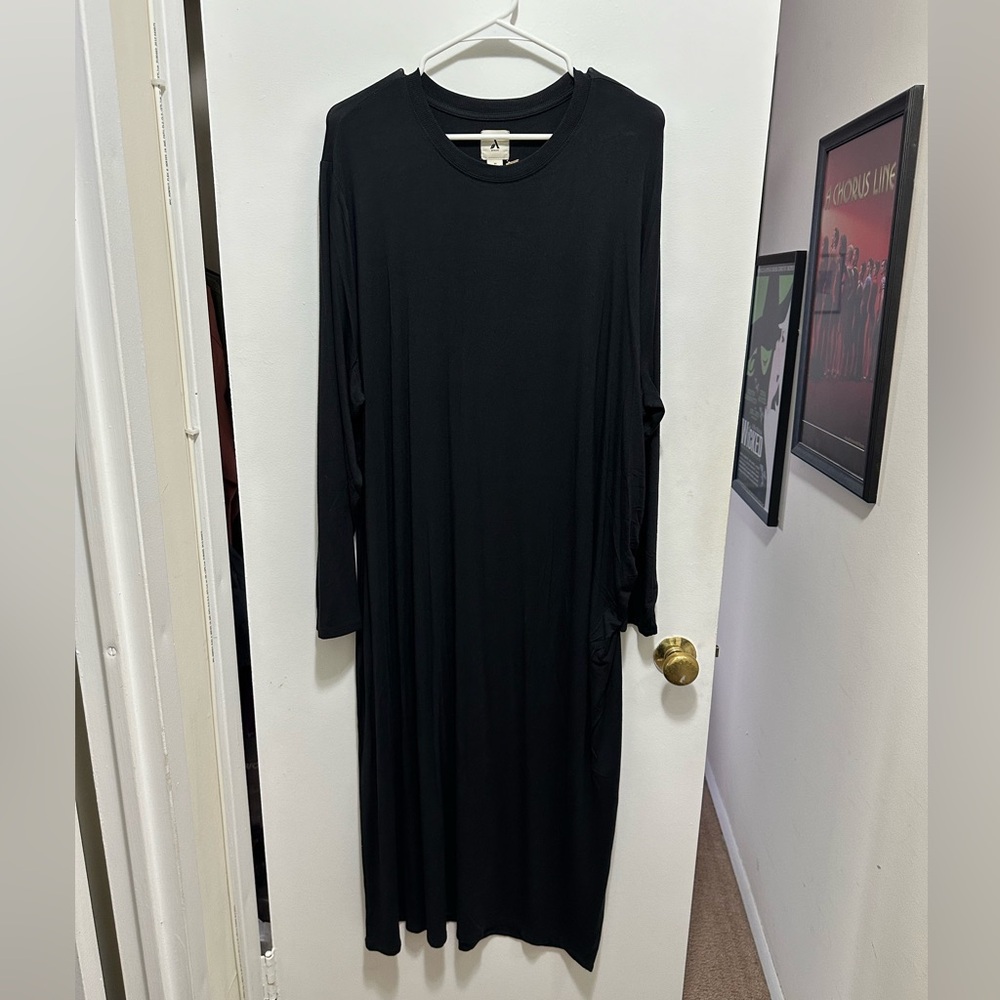 NWT Amazon Essentials black body-con dress